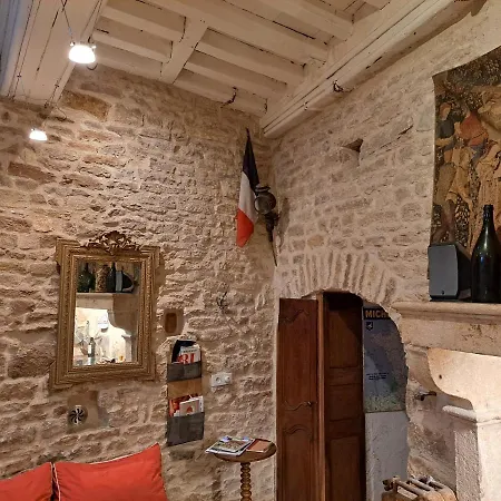 Apartman Insolite Le Logement Des Gardes De La Porte De Beaune Au Xviie Siecle Atypique