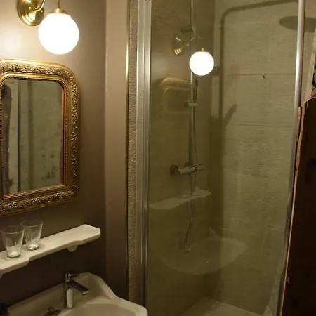 Insolite Le Logement Des Gardes De La Porte De Beaune Au Xviie Siecle Atypique *