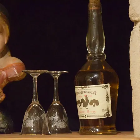 Insolite Le Logement Des Gardes De La Porte De Beaune Au Xviie Siecle Atypique * Beaune (Cote d'Or)