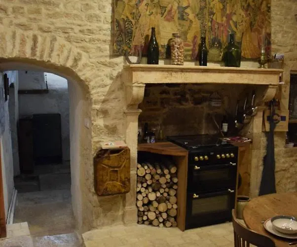 Apartamento Insolite Le Logement Des Gardes De La Porte De Beaune Au Xviie Siecle Atypique