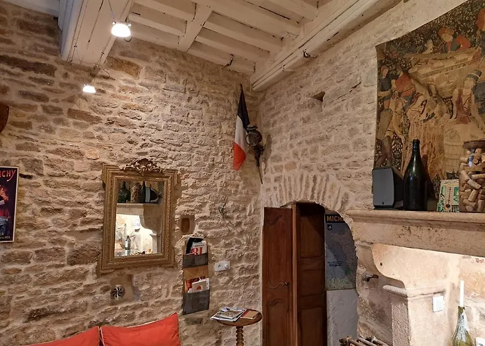 Apartamento Insolite Le Logement Des Gardes De La Porte De Beaune Au Xviie Siecle Atypique