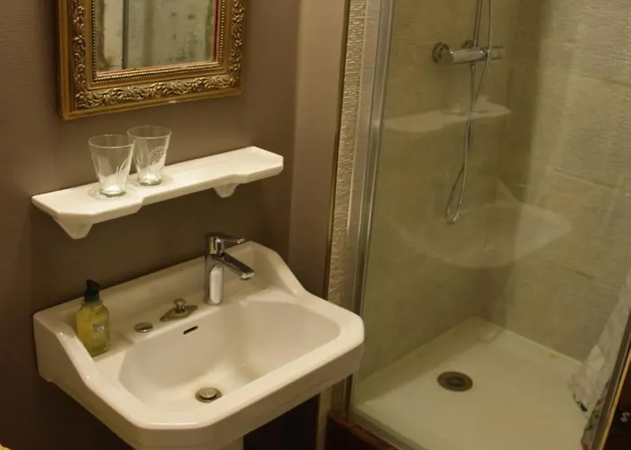 Insolite Le Logement Des Gardes De La Porte De Beaune Au Xviie Siecle Atypique Apartamento Beaune (Cote d'Or)