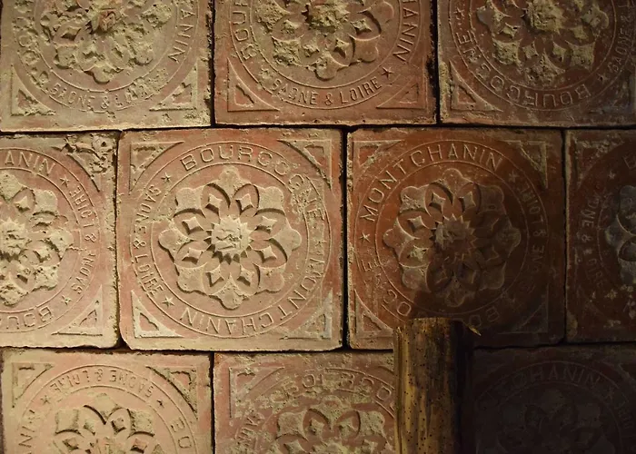 Apartamento Insolite Le Logement Des Gardes De La Porte De Beaune Au Xviie Siecle Atypique *