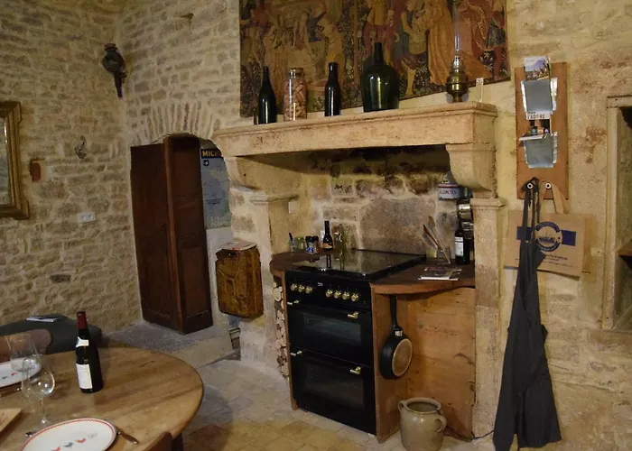 Insolite Le Logement Des Gardes De La Porte De Beaune Au Xviie Siecle Atypique *