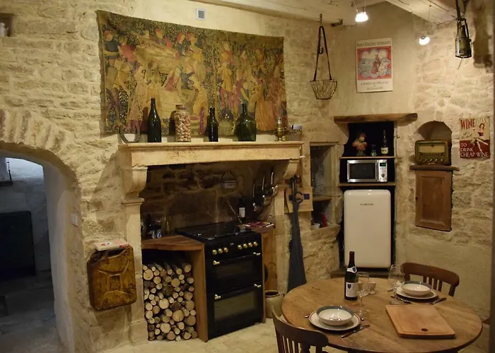 Insolite Le Logement Des Gardes De La Porte De Beaune Au Xviie Siecle Atypique Apartamento Beaune (Cote d'Or)